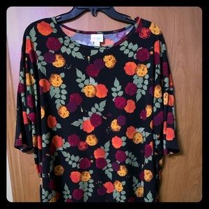 LuLaRoe Simply Comfortable Top. RN# 142161.